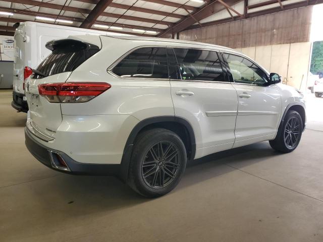 Photo 3 from auction – 2018 TOYOTA HIGHLANDER with VIN 5TDDZRFH3JS900320