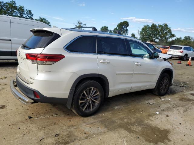 Photo 3 from auction – 2018 TOYOTA HIGHLANDER with VIN 5TDJZRFH7JS548572