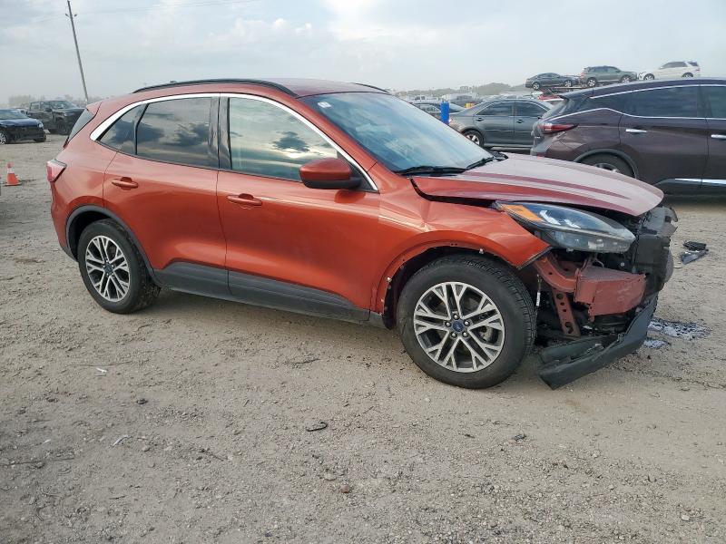Photo 4 from auction – 2020 FORD ESCAPE SEL with VIN 1FMCU0H60LUA81312