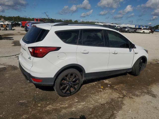 Photo 3 from auction – 2019 FORD ESCAPE SE with VIN 1FMCU0GD1KUB95463