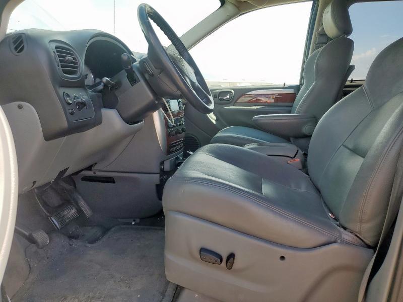 Photo 7 from auction – 2005 CHRYSLER TOWN & COU with VIN 2C8GP64L35R337310
