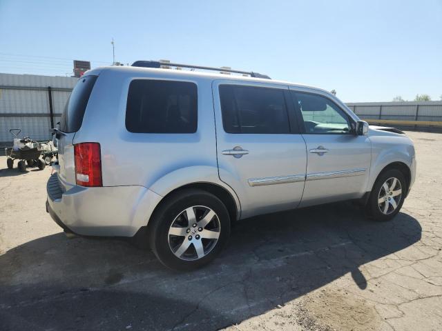 Photo 3 from auction – 2012 HONDA PILOT TOURING with VIN 5FNYF3H98CB019682