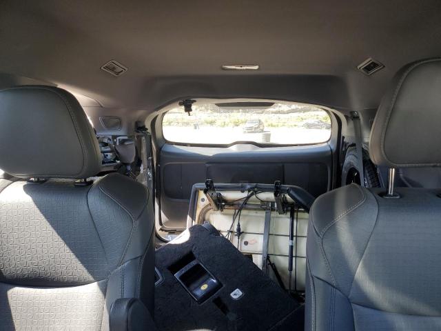 Photo 10 from auction – 2023 TOYOTA SIENNA XSE with VIN 5TDCSKFC3PS087226