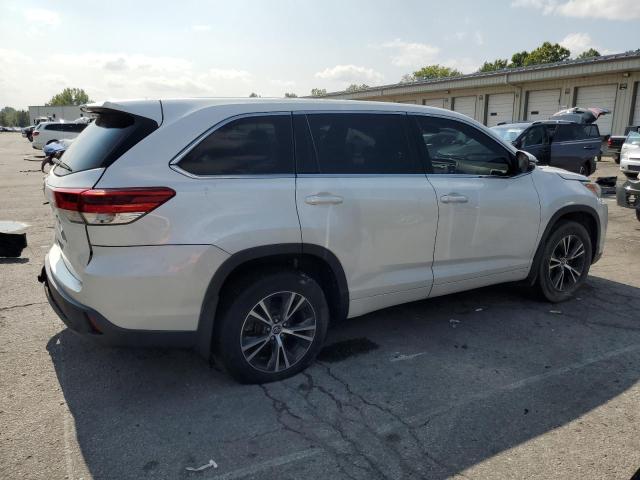 Photo 3 from auction – 2017 TOYOTA HIGHLANDER LE with VIN 5TDZARFH1HS026105