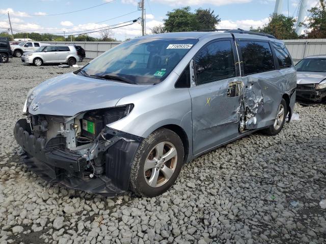 TOYOTA SIENNA LE 2016 with VIN 5TDKK3DC7GS756053 - Photo from auction
