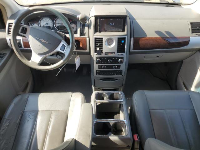 Photo 8 from auction – 2010 CHRYSLER TOWN & COU with VIN 2A4RR5D18AR109935