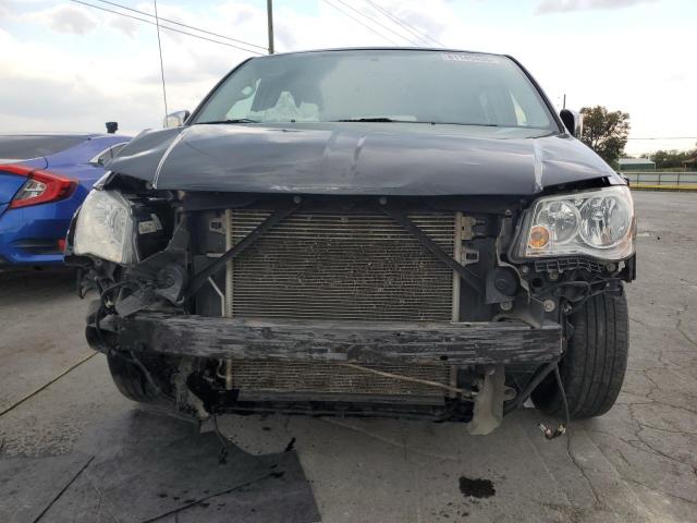 Photo 5 from auction – 2016 CHRYSLER TOWN & COU with VIN 2C4RC1CG1GR221927