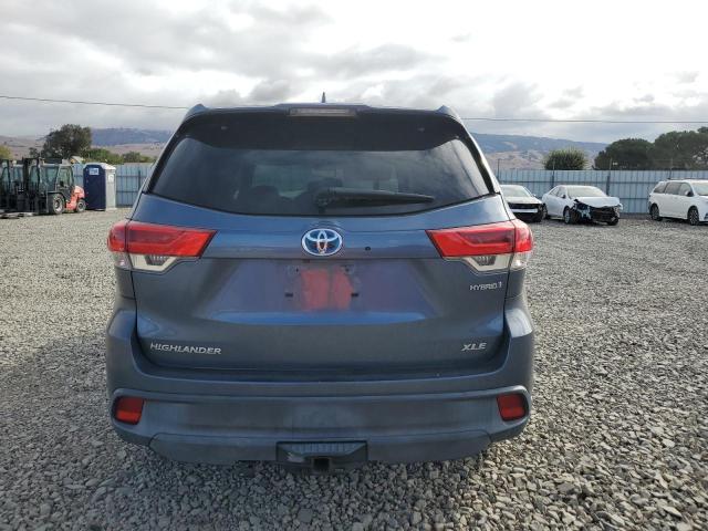Photo 6 from auction – 2017 TOYOTA HIGHLANDER with VIN 5TDJGRFH7HS036374