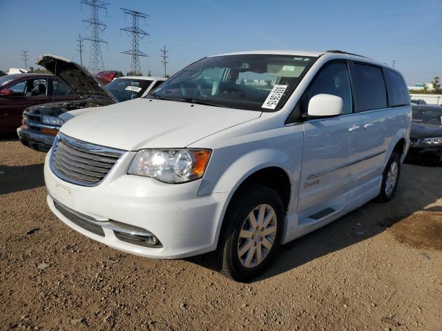 CHRYSLER TOWN & COU 2015 with VIN 2C4RC1BG3FR545204 - Photo from auction