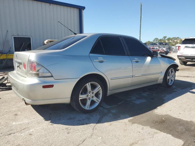 Photo 3 from auction – 2001 LEXUS IS with VIN JTHBD182010008768