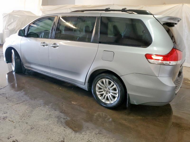 Photo 2 from auction – 2013 TOYOTA SIENNA XLE with VIN 5TDYK3DC0DS280332