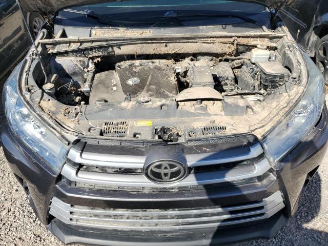 Photo 12 from auction – 2018 TOYOTA HIGHLANDER with VIN 5TDZZRFH1JS268908