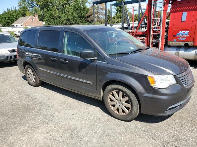 Photo 4 from auction – 2015 CHRYSLER TOWN & COU with VIN 2C4RC1BG3FR537734