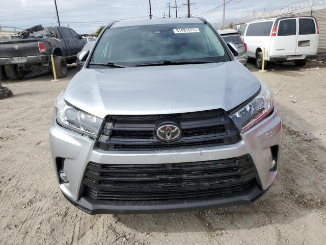 Photo 5 from auction – 2018 TOYOTA HIGHLANDER SE with VIN 5TDJZRFH0JS541219