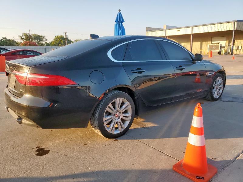 Photo 3 from auction – 2018 JAGUAR XF PREMIUM with VIN SAJBD4EV5JCY57411