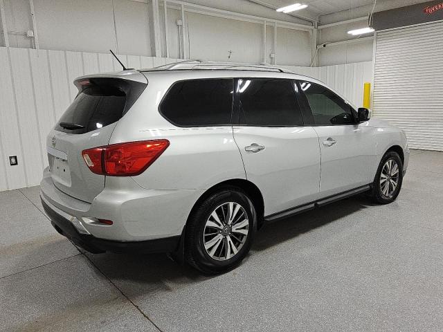 Photo 3 from auction – 2018 NISSAN PATHFINDER S with VIN 5N1DR2MN4JC677699