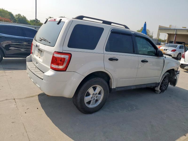 Photo 3 from auction – 2011 FORD ESCAPE XLT with VIN 1FMCU9D73BKB19970