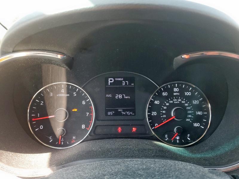 Photo 9 from auction – 2017 KIA FORTE LX with VIN KNAFK5A89H5667358