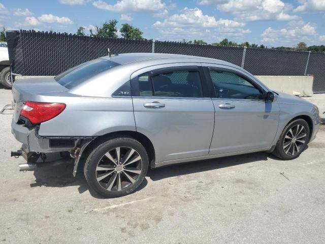 Photo 3 from auction – 2013 CHRYSLER 200 TOURIN with VIN 1C3CCBBG1DN717904