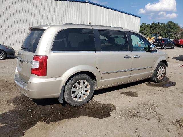 Photo 3 from auction – 2015 CHRYSLER TOWN & COU with VIN 2C4RC1CG8FR572428