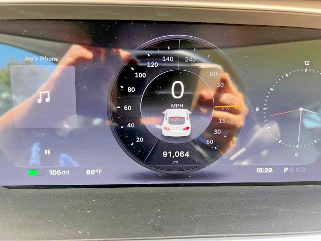 Photo 8 from auction – 2013 TESLA MODEL S with VIN 5YJSA1CG3DFP13132