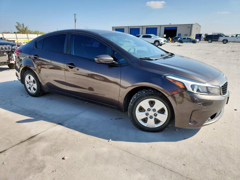 Photo 4 from auction – 2017 KIA FORTE LX with VIN 3KPFK4A7XHE140311