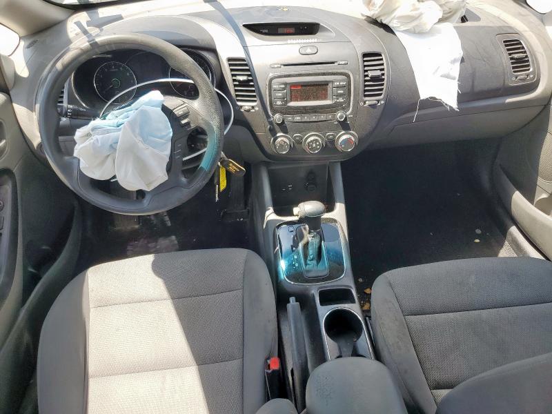 Photo 8 from auction – 2017 KIA FORTE LX with VIN 3KPFK4A77HE022264