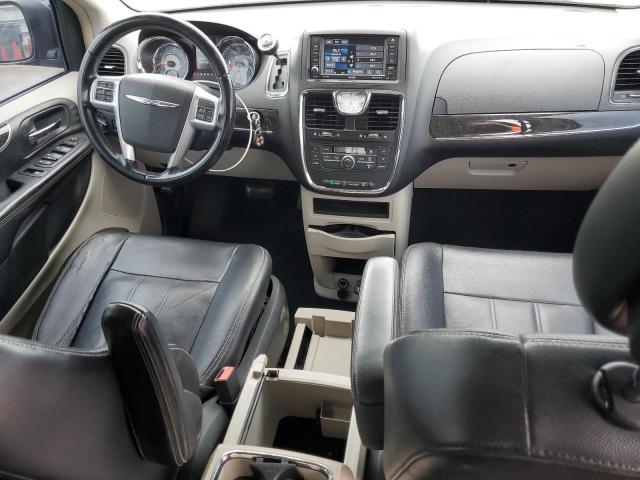 Photo 8 from auction – 2014 CHRYSLER TOWN & COU with VIN 2C4RC1BG4ER112280