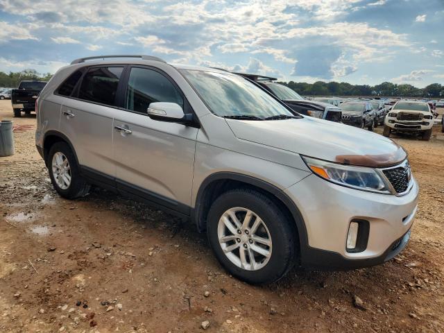 Photo 4 from auction – 2015 KIA SORENTO LX with VIN 5XYKT3A60FG579448