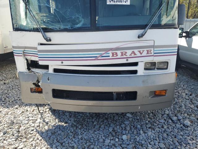 Photo 7 from auction – 2000 WINNEBAGO RV with VIN 5B4LP37J3Y3317313
