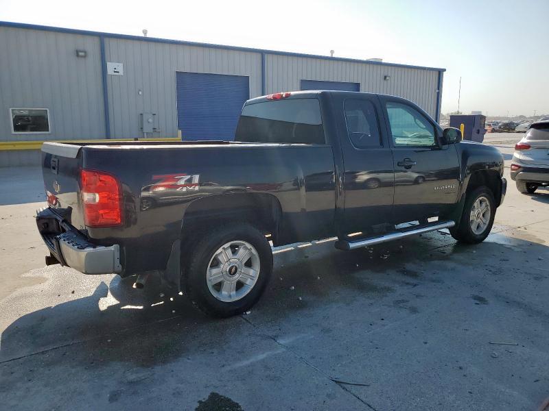 Photo 3 from auction – 2011 CHEVROLET SILVERADO with VIN 1GCRKSE3XBZ258363