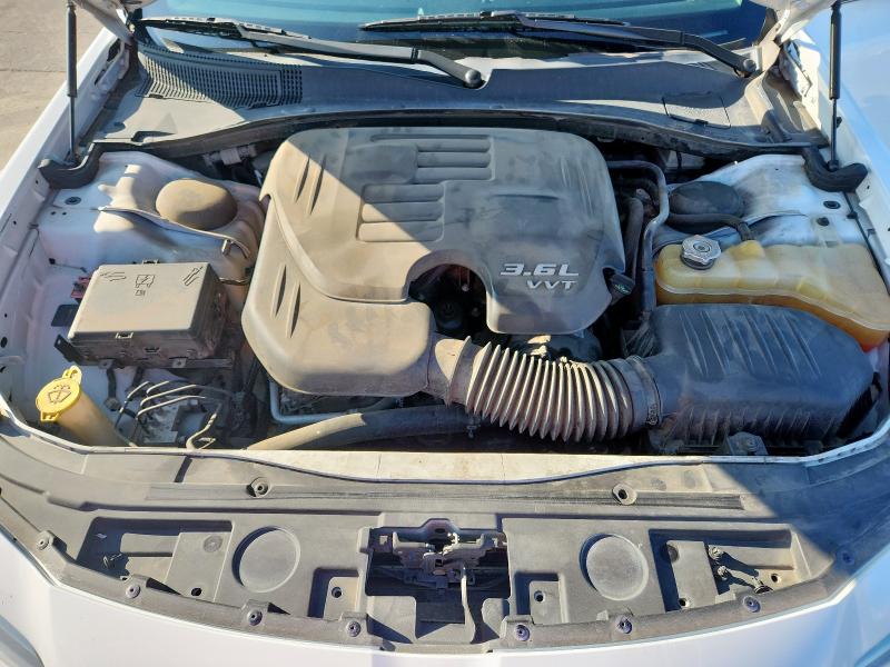 Photo 11 from auction – 2016 CHRYSLER 300C with VIN 2C3CCAEG7GH189644