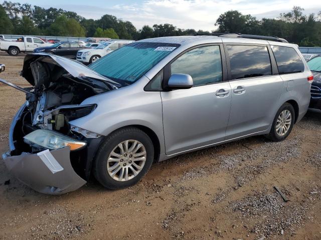 TOYOTA SIENNA XLE 2011 with VIN 5TDYK3DCXBS047118 - Photo from auction