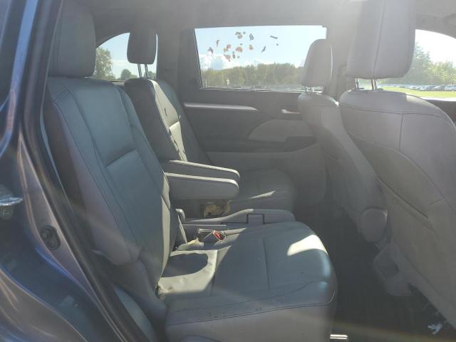 Photo 11 from auction – 2018 TOYOTA HIGHLANDER with VIN 5TDJZRFHXJS800718