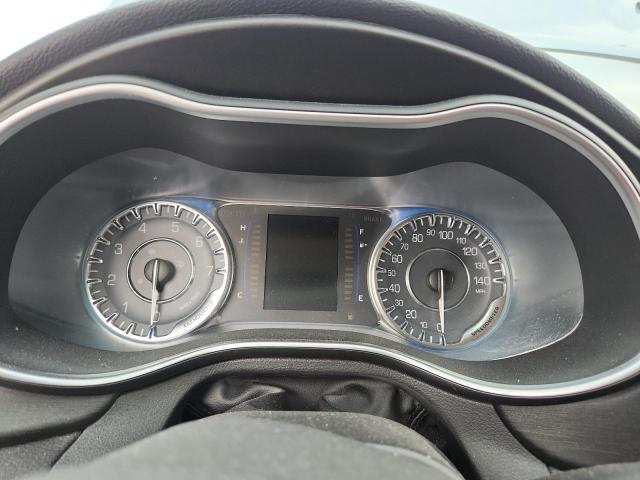 Photo 9 from auction – 2015 CHRYSLER 200 LIMITE with VIN 1C3CCCAB3FN623778