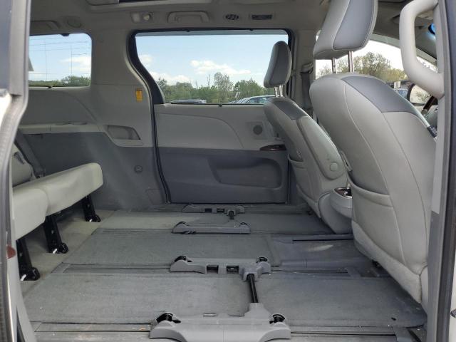Photo 11 from auction – 2014 TOYOTA SIENNA XLE with VIN 5TDDK3DCXES088139