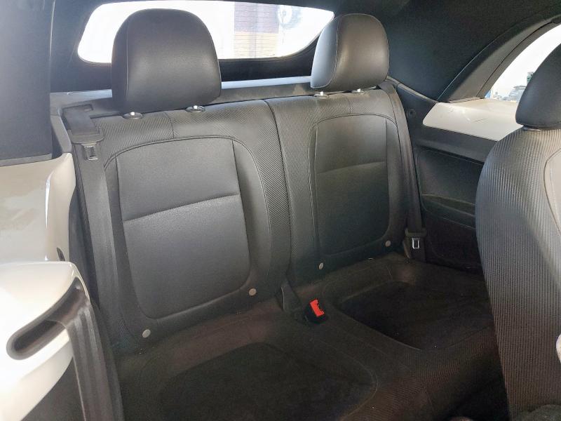 Photo 10 from auction – 2013 VOLKSWAGEN BEETLE with VIN 3VW5L7AT3DM829532