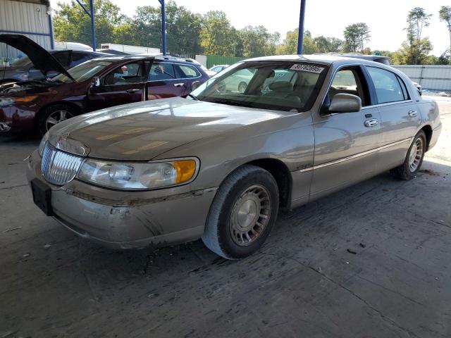 LINCOLN TOWN CAR E 2001 with VIN 1LNHM81W91Y710411 - Photo from auction