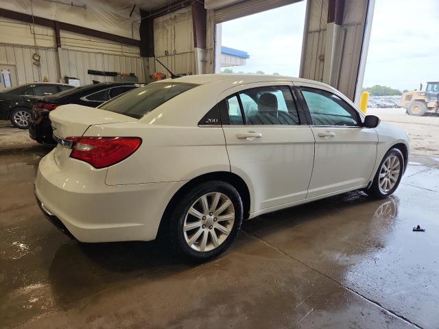 Photo 3 from auction – 2013 CHRYSLER 200 TOURIN with VIN 1C3CCBBG5DN678234