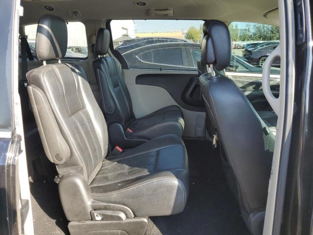 Photo 11 from auction – 2015 CHRYSLER TOWN & COU with VIN 2C4RC1CG6FR672625
