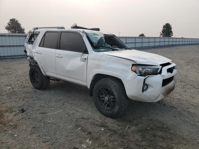 Photo 4 from auction – 2015 TOYOTA 4RUNNER SR with VIN JTEBU5JR8F5232263