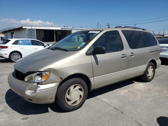 TOYOTA SIENNA LE 2000 with VIN 4T3ZF13C5YU171609 - Photo from auction