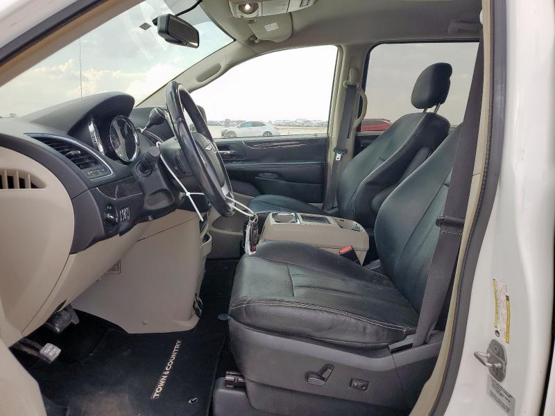 Photo 7 from auction – 2016 CHRYSLER TOWN & COU with VIN 2C4RC1BG9GR187298