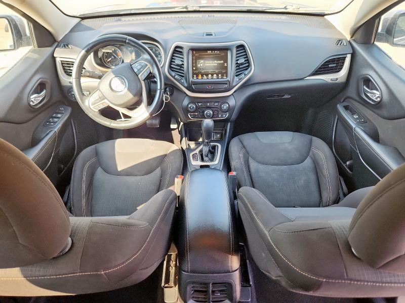 Photo 8 from auction – 2017 JEEP CHEROKEE L with VIN 1C4PJLCB2HW534927