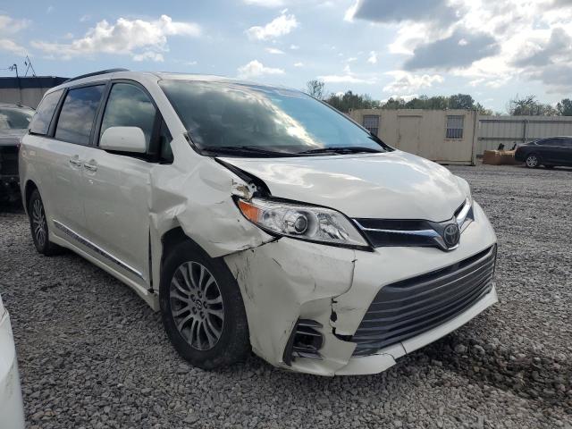 Photo 4 from auction – 2018 TOYOTA SIENNA XLE with VIN 5TDYZ3DCXJS957359