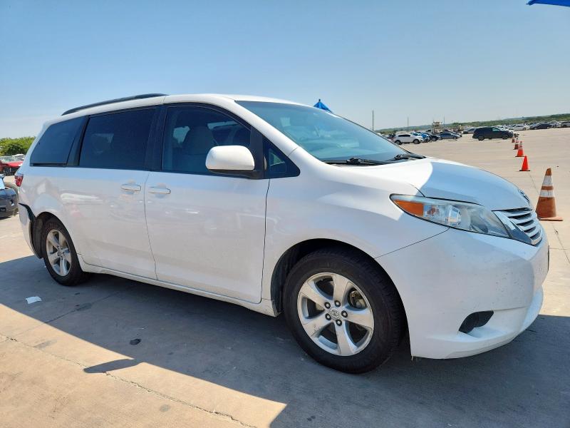 Photo 4 from auction – 2017 TOYOTA SIENNA LE with VIN 5TDKZ3DC3HS850430
