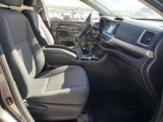 Photo 7 from auction – 2018 TOYOTA HIGHLANDER with VIN 5TDBZRFH6JS874514