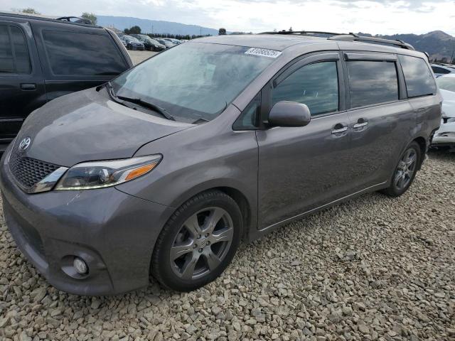 TOYOTA SIENNA SE 2017 with VIN 5TDXZ3DC6HS801986 - Photo from auction