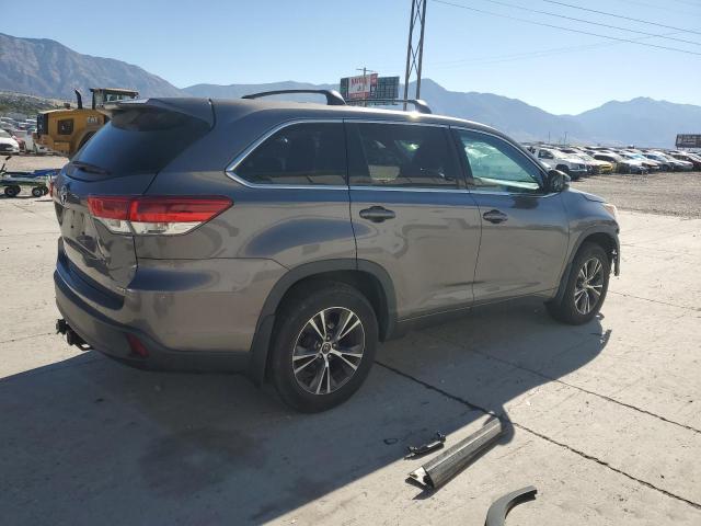 Photo 3 from auction – 2018 TOYOTA HIGHLANDER with VIN 5TDBZRFH6JS874514