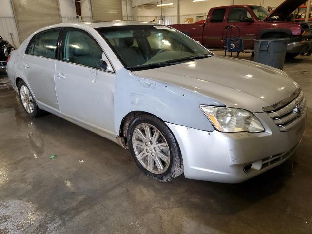Photo 4 from auction – 2005 TOYOTA AVALON XL with VIN 4T1BK36B35U023071